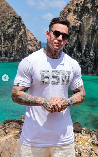 Camiseta Branca BSW Estampa Grafite
