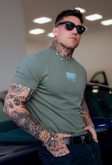 Camiseta Verde Militar Estampa Frontal